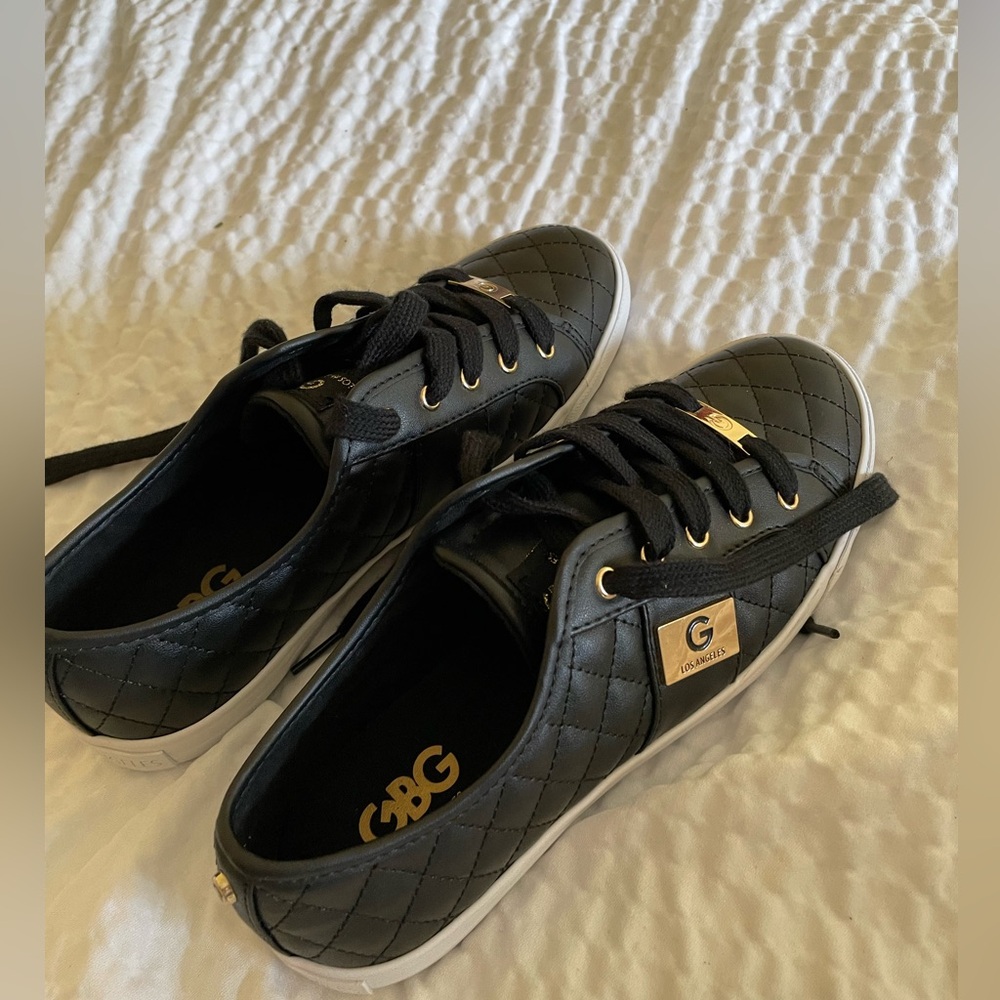Never worn guess sneakers